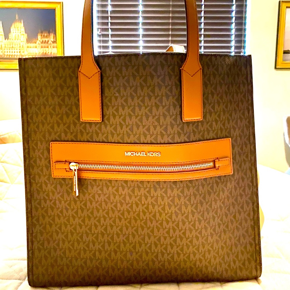 Michael Kors shoulder bag!